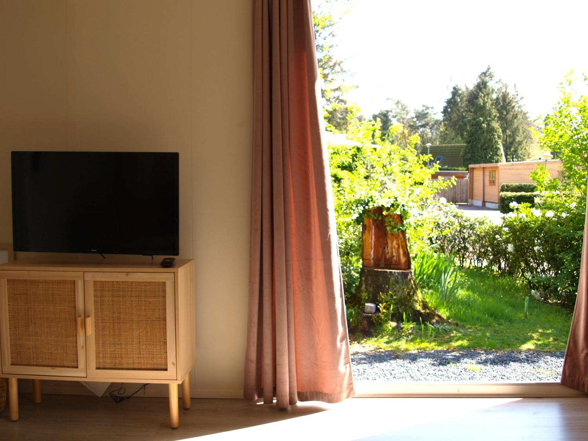 Gezellig Gemoderniseerd Chalet Op De Veluwe Putten Εξωτερικό φωτογραφία